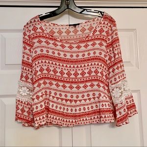 Red and white 3/4 sleeve top